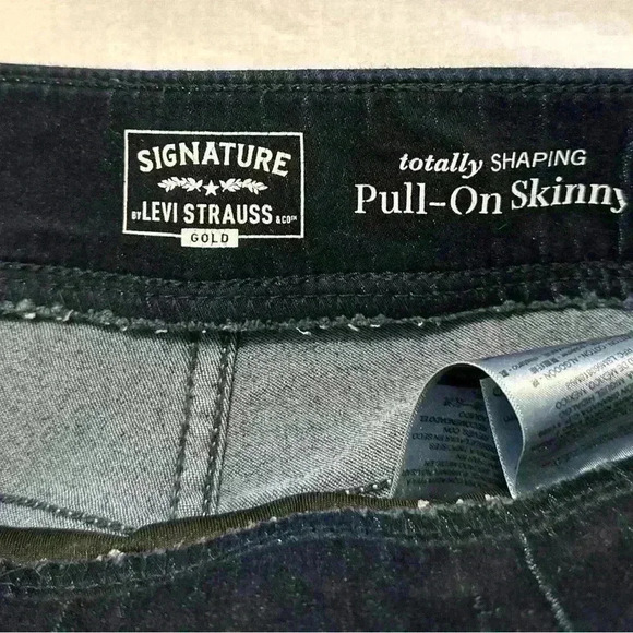 Size 32/16Levi’s Signature Pull-on pants Jeans
32” inseam - Picture 4 of 7